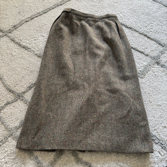 Vintage Dresses & Skirts - Vintage Blarney new wool midi skirt woollen mills brown high rise pockets small